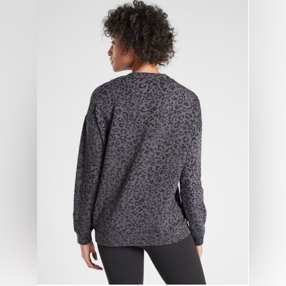 Athleta Pure Luxe Leopard Print Sweatshirt Womens Size Small Oversized Soft Top - Picture 2 of 12